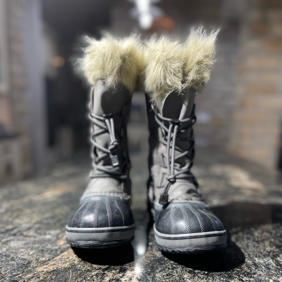 Sorel winter boots grey kids with fur Joan of Arctic size 2 (little kids unisex) - Picture 2 of 6